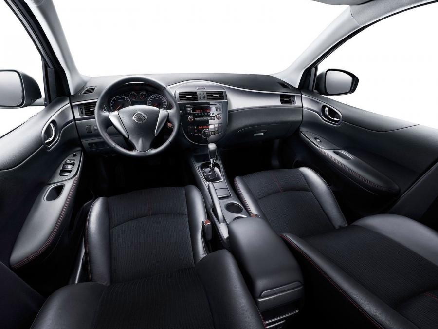  Nissan Tiida 2011 года  (фото 3 из 23)